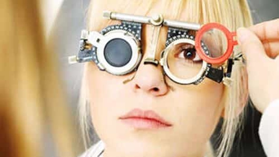 Mai mult decât o rețetă – de ce este esențială o evaluare optometrică detaliată?
