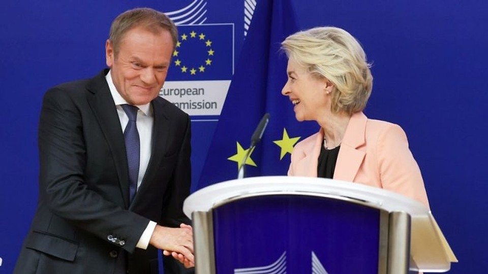 Guvernul Tusk nu mai are bani pentru spitalele din Polonia, dar are pentru Ucraina. Polonezii, la fel ca românii, o duc din ce în ce mai rău ca urmare a direcționării de resurse către Kiev