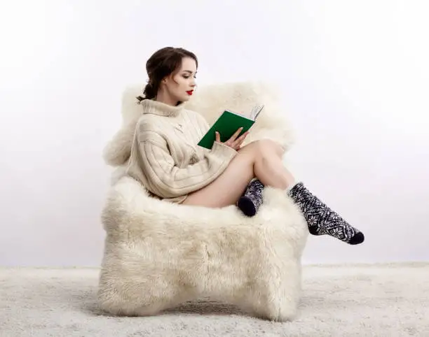 Top 6 Reading Chairs Perfect for the Bedroom