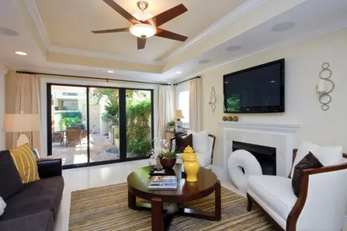 Ventilatorul de tavan, indispensabil pe timpul verii