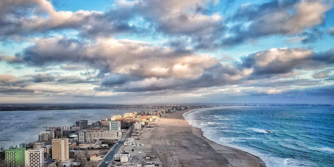 Federaţia Patronatelor din Turismul Românesc: Programul “Litoralul pentru toţi” se derulează în perioada 1 – 30 septembrie. O noapte de cazare va costa începând cu 35 de lei pentru o persoană, de la 1 septembrie