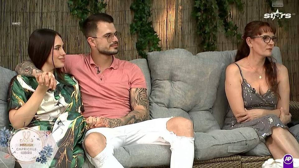 Emma și Adrian s-au logodit! Ce părere are mama concurentului?