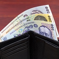 Cum își plătește statul datoriile din banii tăi, fără să te întrebe. Mecanismul, explicat de un reputat economist