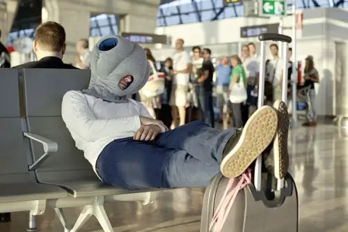 INEDIT: Perna Ostrich de dormit oriunde