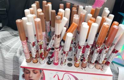 Constanţa: Comisarii de la Protecţia Consumatorilor au controlat şapte magazine chinezeşti şi au dat amenzi în valoare de 84.000 de lei / Printre neregulile găsite, vânzarea unor produse cosmetice şi articole textile fără traducere în română şi comercializarea unor jucării periculoase