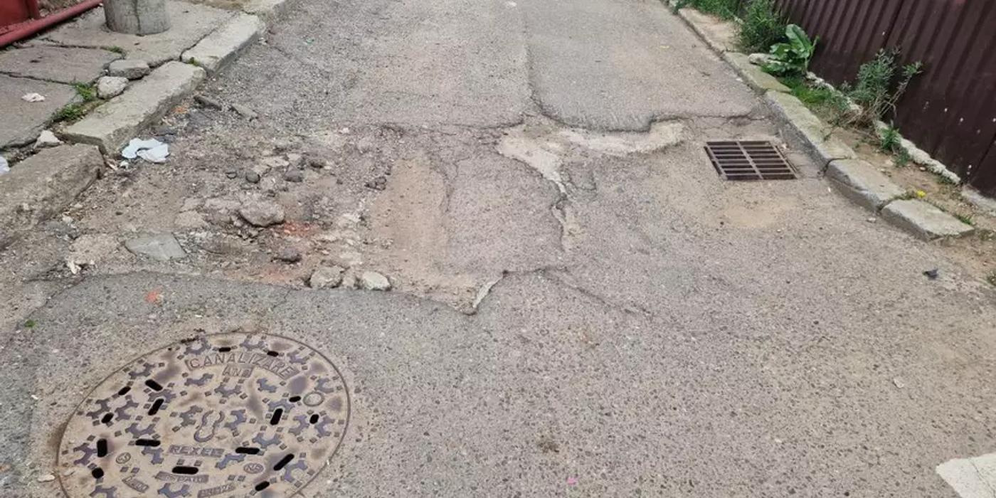 REPORTAJ. Garduri de doi metri, „ca la grădina zoologică”, în jurul blocurilor din Ferentari, înainte de Paște