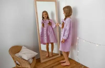 The Mirror and Its Role in Furnishing a Little Girl's Bedroom