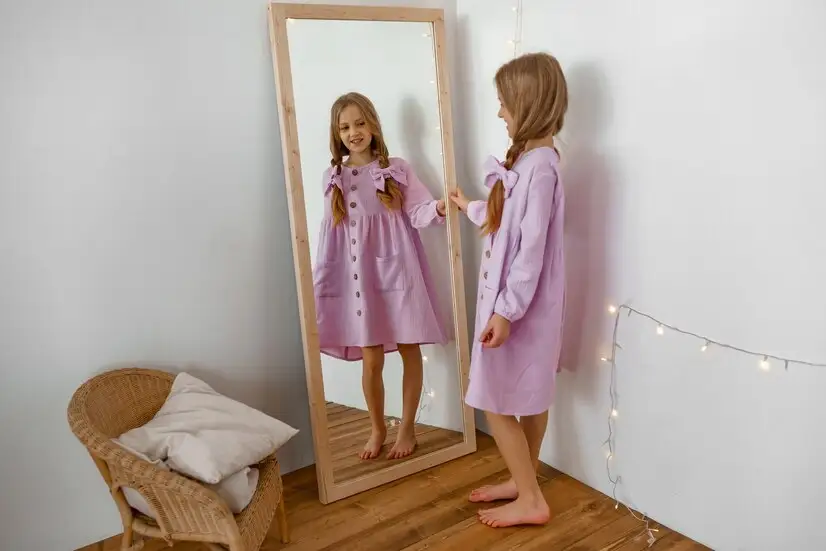 The Mirror and Its Role in Furnishing a Little Girl's Bedroom