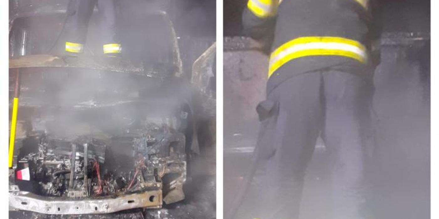 O autoutilitară a luat foc în mers pe Autostrada Transilvania