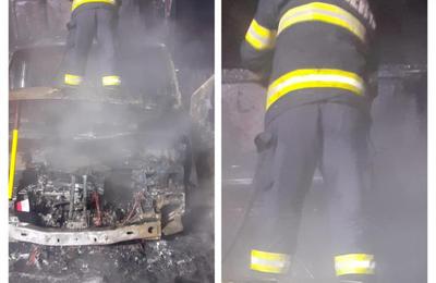 O autoutilitară a luat foc în mers pe Autostrada Transilvania