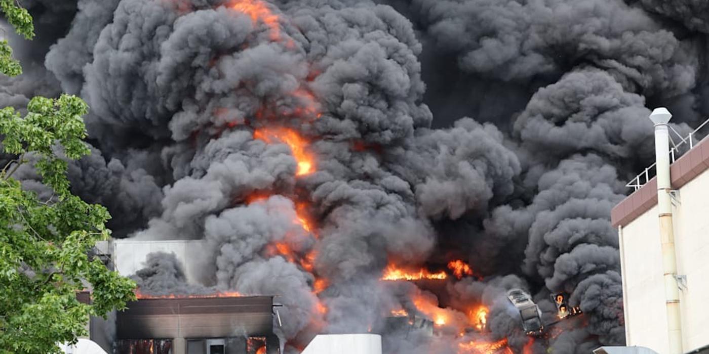 O fabrică de armament din Berlin a luat foc, generând un nor toxic periculos. Uzina Diehl Metal producea sistemul de apărare antiaeriană IRIS-T, furnizat şi Ucrainei VIDEO