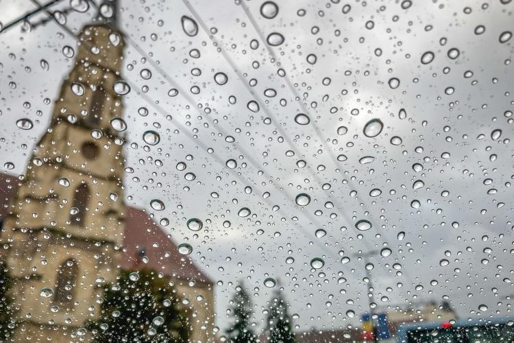 Cod Galben de vijelii, grindină şi ploi torențiale în județul Cluj