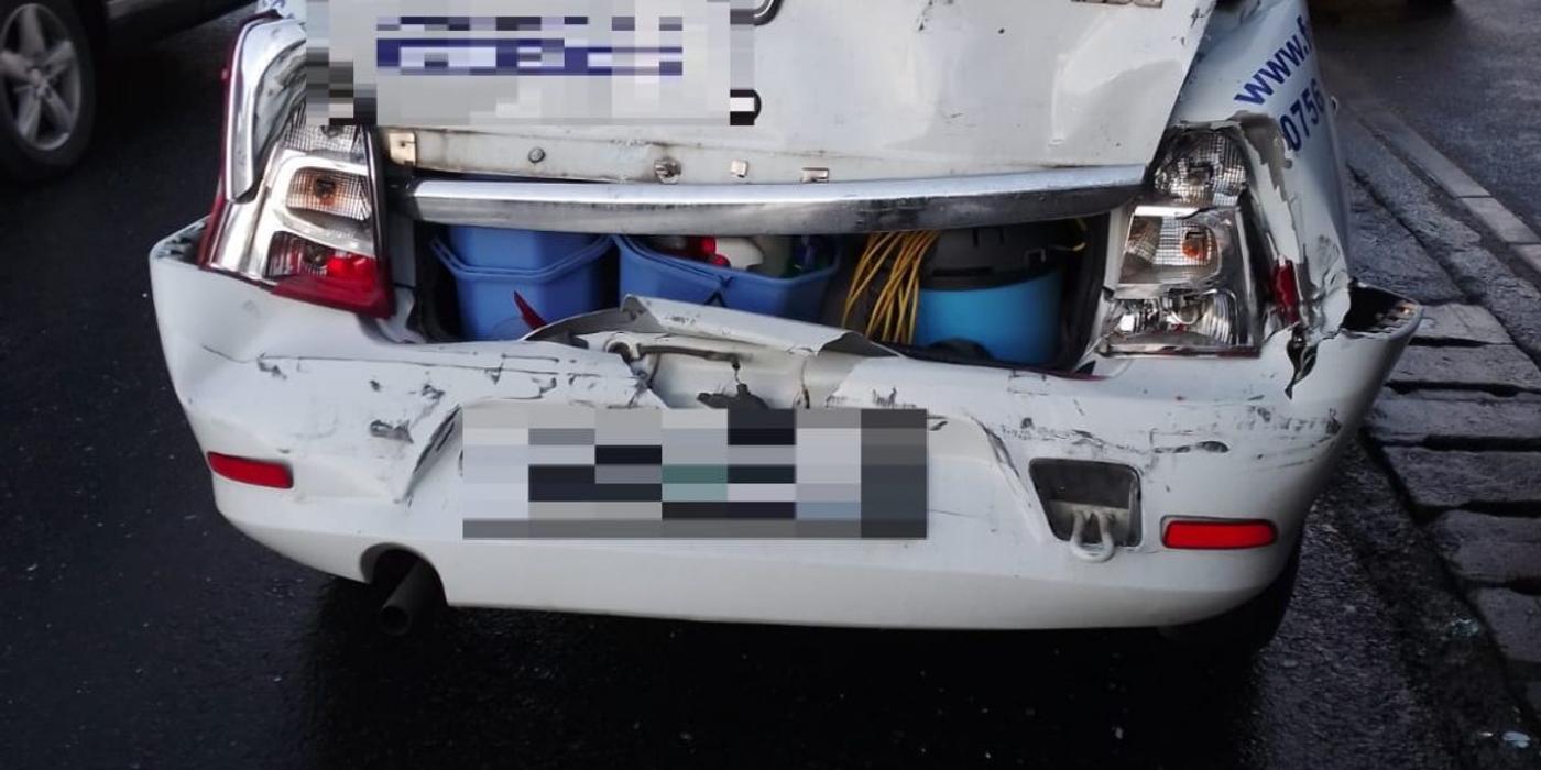 Accident în această dimineață în comuna Florești. Un autoturism și un camion s-au ciocnit