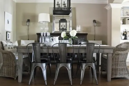 Scaunele din metal inspiratie pentru un decor in stil industrial