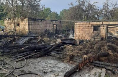 Incendiu, seara trecută, la un adăpost de animale din satul Dealu Mare