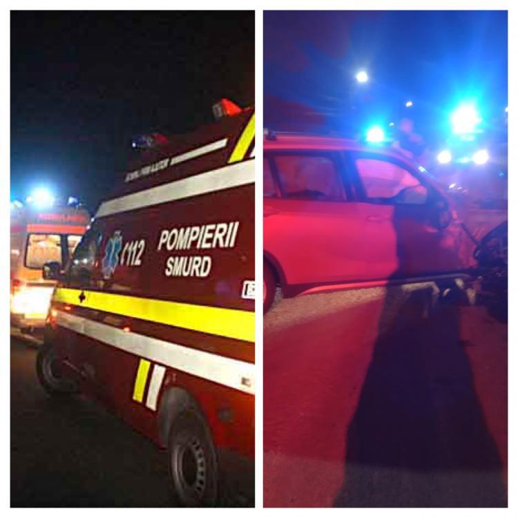 Accident în Gilău. Un autoturism de teren a intrat într-un camion ce staționa pe marginea drumului