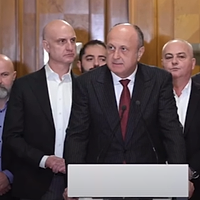 Dan Șucu a dat un tun din banii românilor: Omul de afaceri a primit un contract prin PNRR și a vândut la suprapreț (de 4 ori) mobilier pentru școli | În 2024 a încercat să bage spaima în oameni să nu-l voteze pe Călin Georgescu