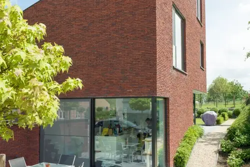 (P)O primavara de poveste, pe aripi de culori proaspete