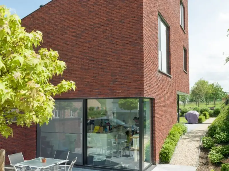 (P)O primavara de poveste, pe aripi de culori proaspete