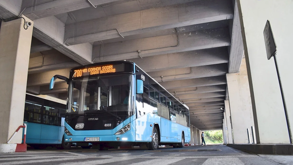 Linia 780 revine temporar: autobuzele vor înlocui trenul către Aeroportul Otopeni. TPBI anunță suspendarea serviciului feroviar pentru lucrări la calea ferată.