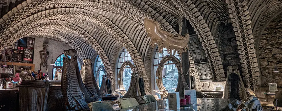 H.R. Giger Museum Bar – Gruyères: Povestea amenajării sale