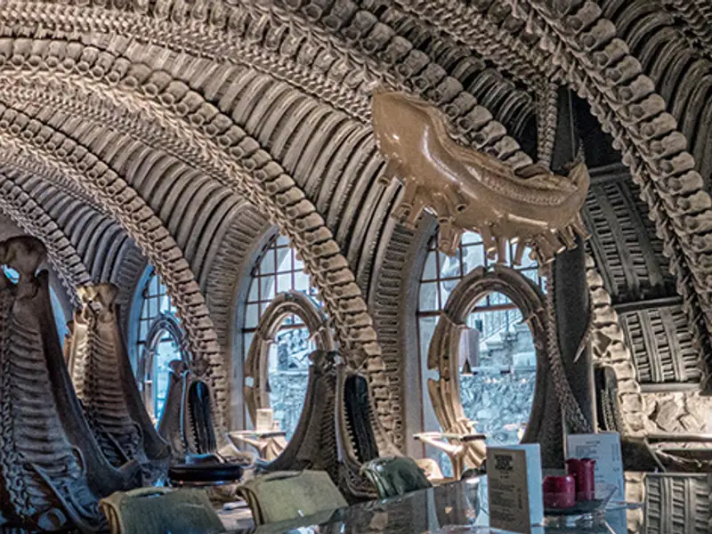 H.R. Giger Museum Bar – Gruyères: Povestea amenajării sale