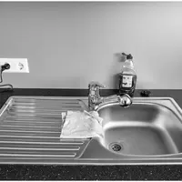 Top 6 soluții naturale eficiente de curățare a bacteriei de la chiuvetă