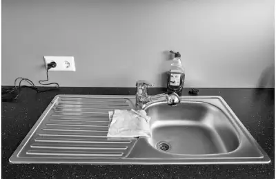 Top 6 Natural Cleaning Solutions for Sink Bacteria