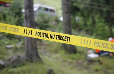 Cadavrul unui bărbat de 70 de ani a fost descoperit, joi, într-o zonă greu accesibilă din Tritenii de Sus
