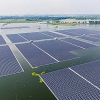 La Ipoteşti, în judeţul Olt, Hidroelectrica lansează primul proiect de panouri solare plutitoare din România