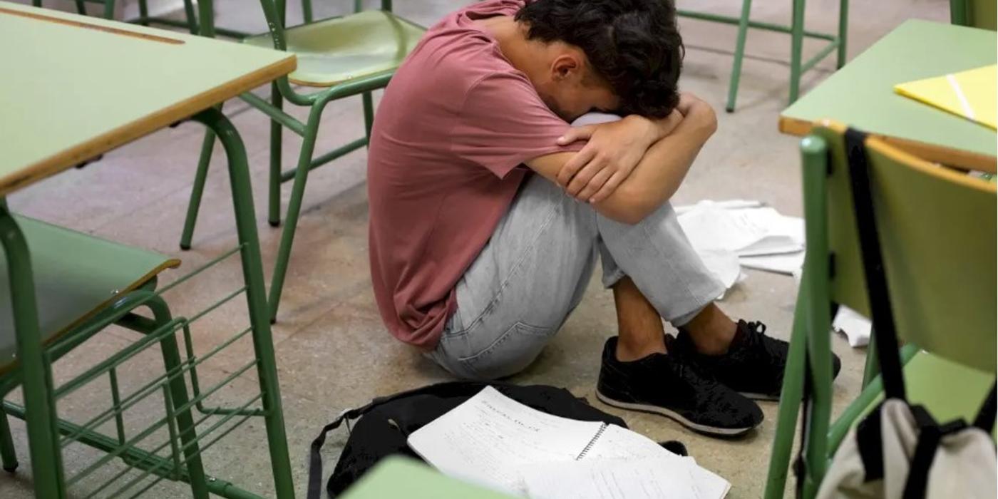 Bătaie între 2 elevi la o școală de lângă București