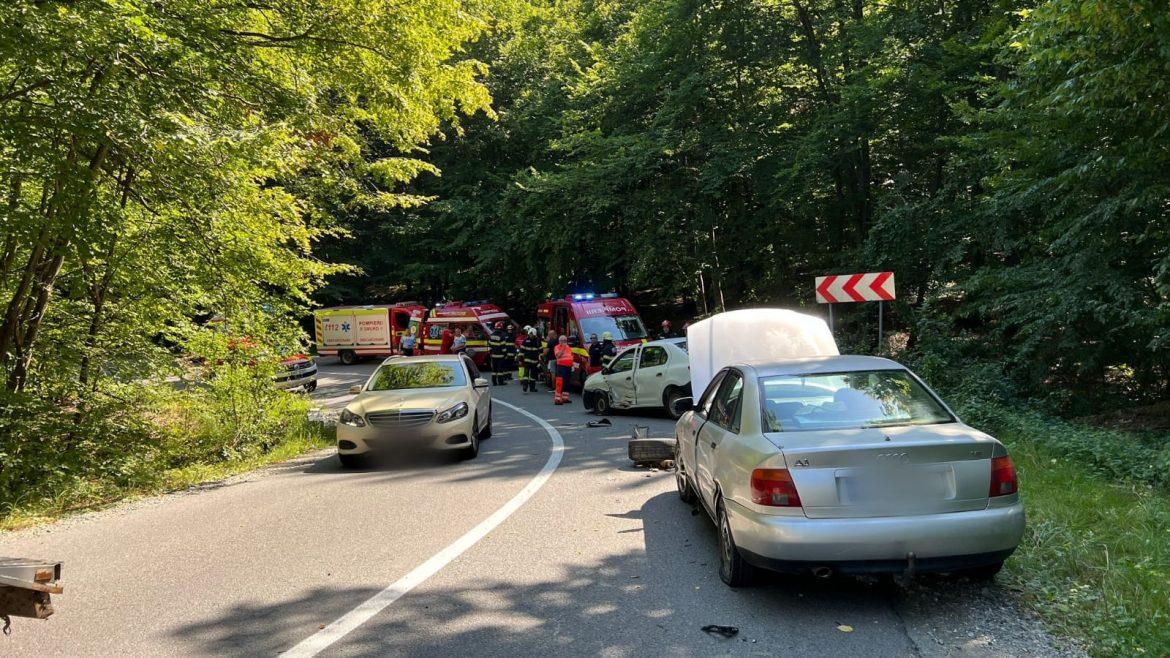 Accident rutier, duminică după-amiaza, pe strada Făgetului, din Cluj-Napoca