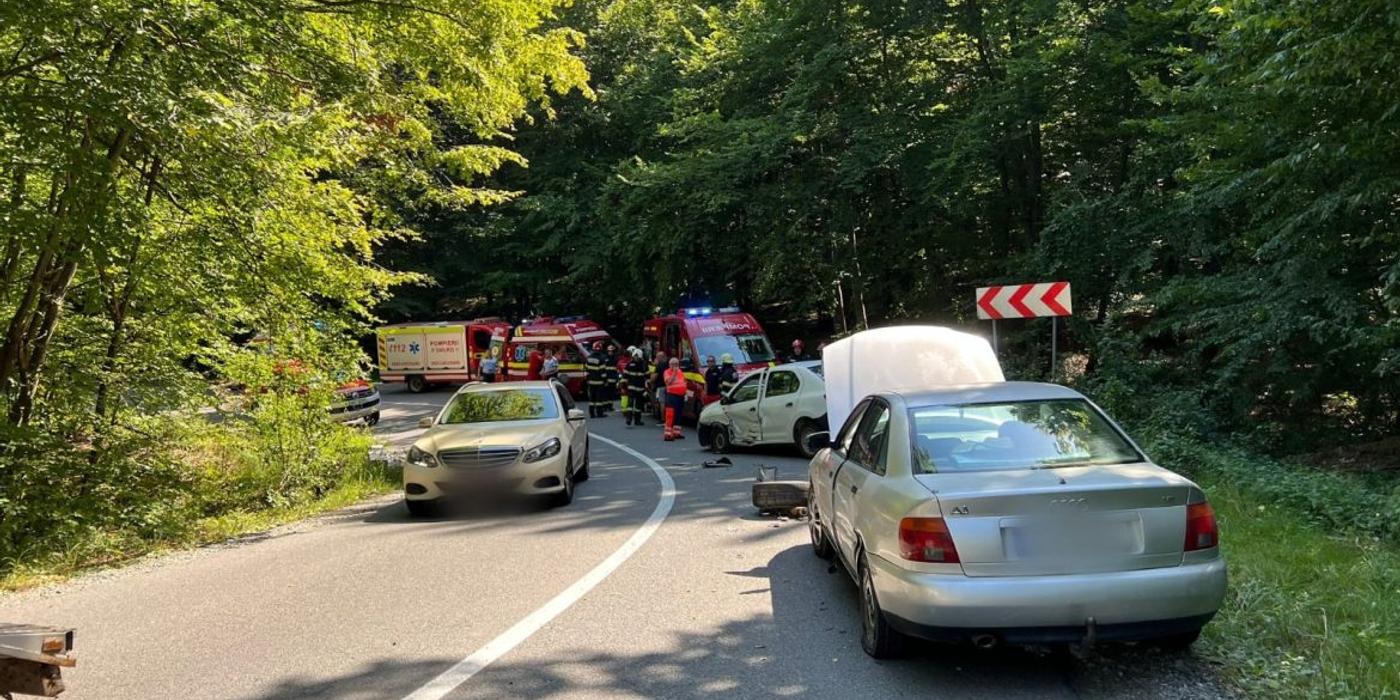 Accident rutier, duminică după-amiaza, pe strada Făgetului, din Cluj-Napoca