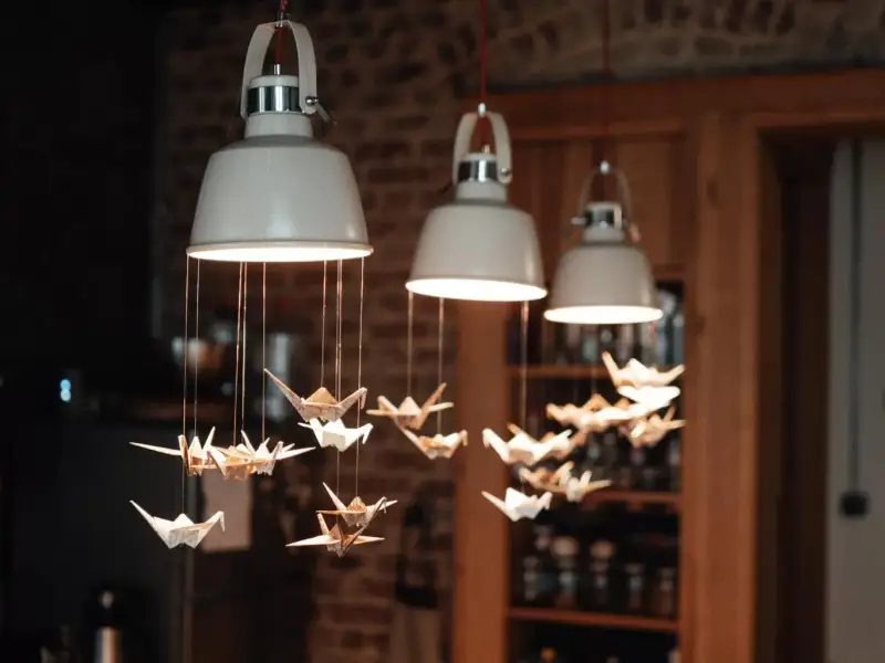 Decorațiuni origami pentru sufragerie: de ce să le alegi și cum să le faci