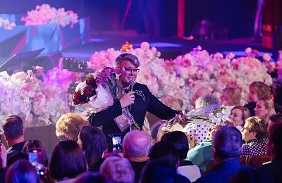 Fuego, show-uri totale la Chișinău! Aplaudat în picioare de Maia Sandu și de basarabeni