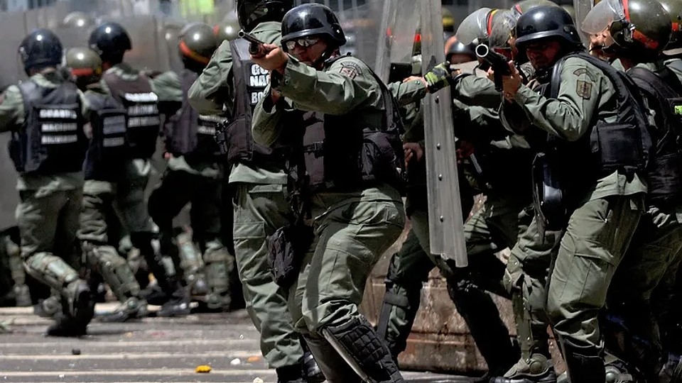 SUA au pus mâna pe arma ce provoacă sindromul Havana. L-au folosit pentru a anihila gărzile lui Maduro?