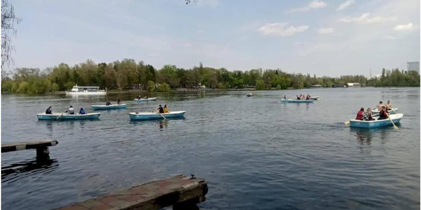 Veste bună pentru bucureșteni! Se vor cumpăra noi bărci și hidrobiciclete pentru lacurile Herăstrău și Floreasca
