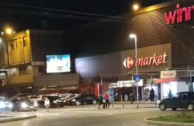 Amplasat ilegal, bannerul cu CFR Cluj a fost îndepărtat de pe magazinul Big, din cartierul Mănăștur