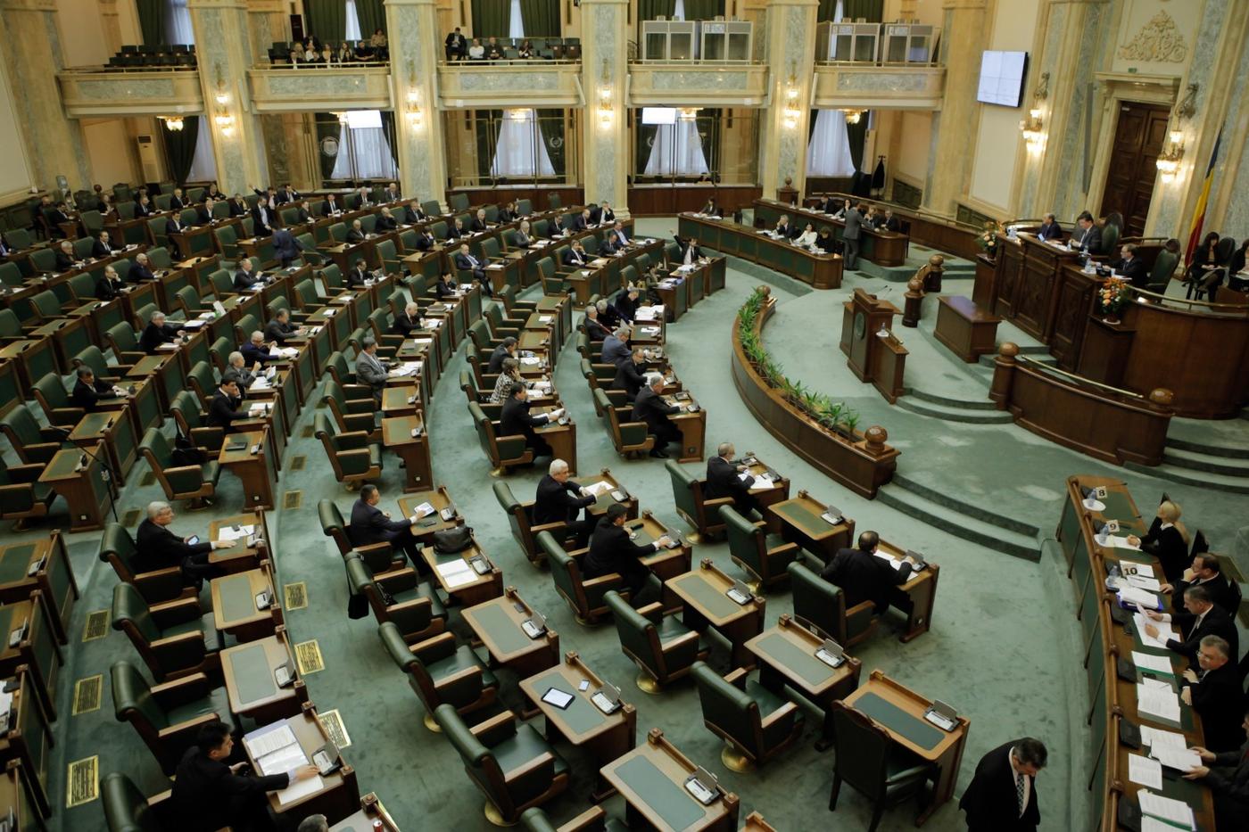UPDATE Nicolae Ciucă a convocat Senatul în sesiune extraordinară, luni, pentru declanşarea procedurilor legislative necesare în vedea aprobării ultimelor ordonanţe adoptate de Guvern la solicitarea protestatarilor