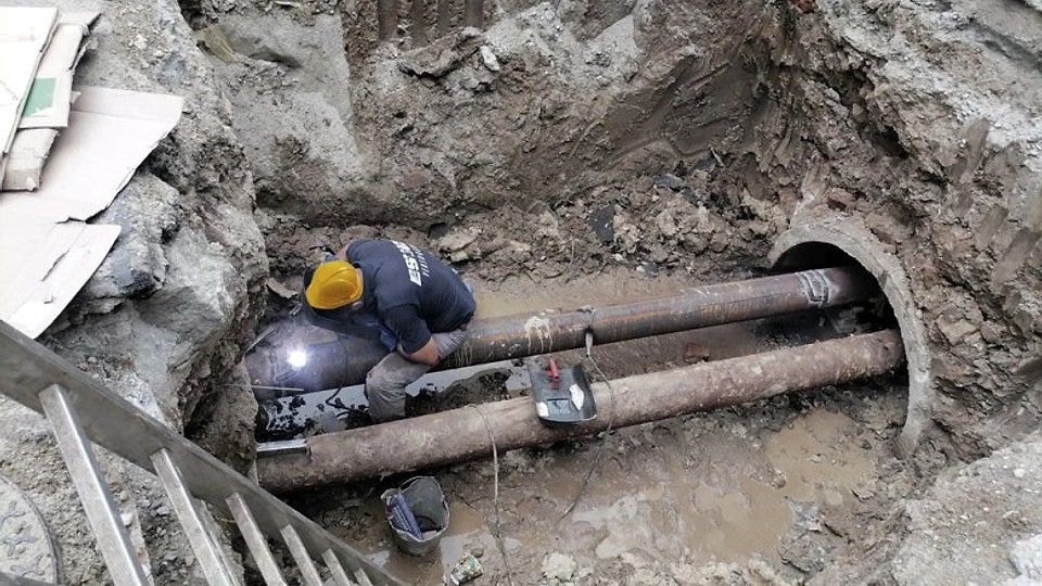 Problemele cu apa caldă din București continuă: Termoenergetica anunță că reparațiile durează cel puțin încă 24 de ore