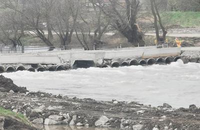 Podul provizoriu peste Someș a fost închis circulației, separând comuna Bonțida de restul lumii