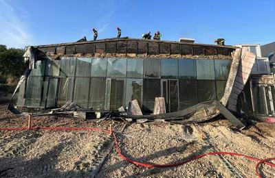 Un restaurant aflat in construcție, situat la ieșire din Jucu Herghelie spre Răscruci, a luat foc ieri