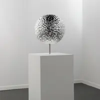 Opera de arta pe care trebuie sa o ai la tine acasa. Sculptura care se topeste in propria forma (VIDEO)