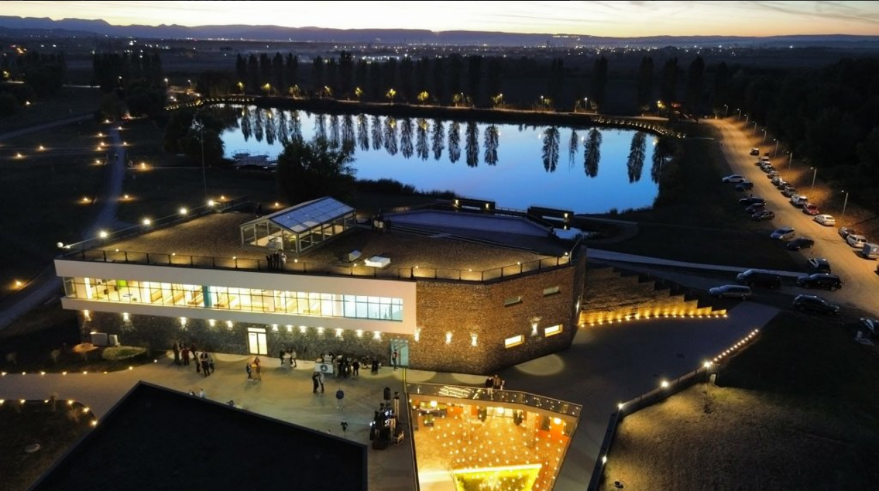 O nouă zonă de agrement în județul Cluj: Complexul Cultural Recreativ „3 Lacuri” din Câmpia Turzii s-a deschis după o investiție de 10 milioane de euro