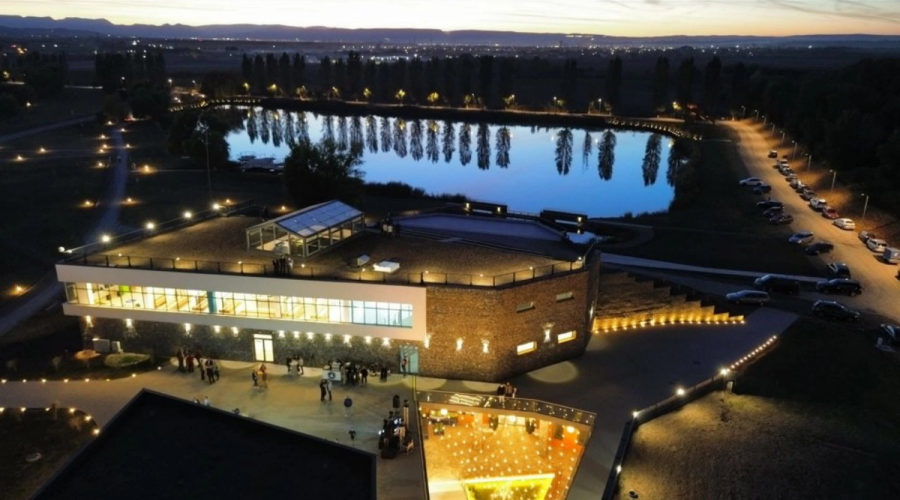 O nouă zonă de agrement în județul Cluj: Complexul Cultural Recreativ „3 Lacuri” din Câmpia Turzii s-a deschis după o investiție de 10 milioane de euro