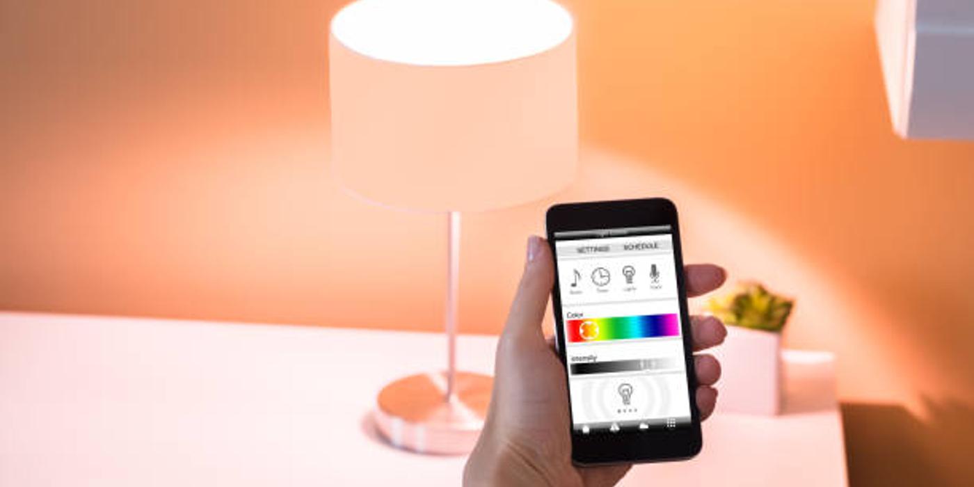 Noptierele inteligente: rolul lor în designul de interior în 2024