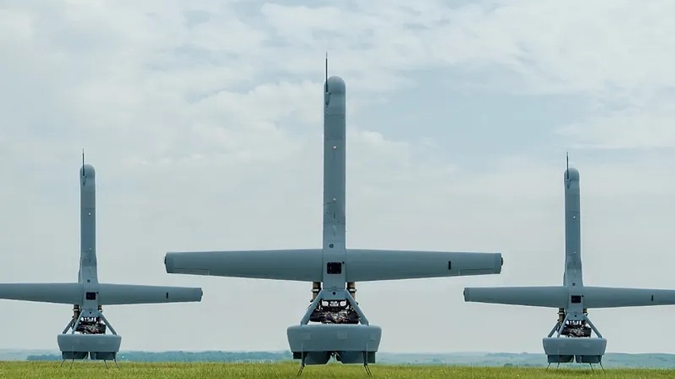 Japonia se pregatește de un război cu China. Își cumpără drone cu inteligentă artificială din SUA