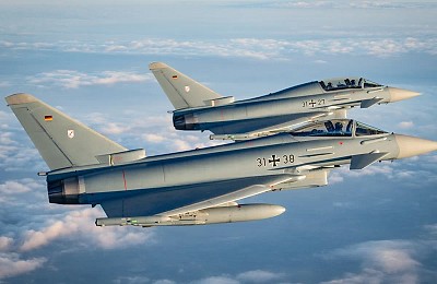 Avioane tactice ale Rusiei coboară la 100 m de fregata Hamburg. Germania răspunde cu Eurofighter