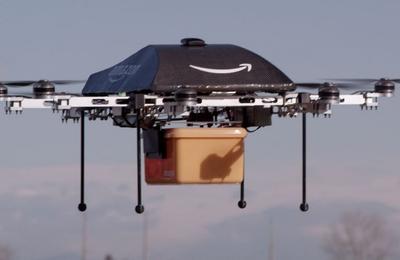 Amazon reduce personalul diviziei de drone, chiar într-un moment în care începe să efectueze livrări cu acestea