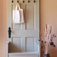 Usile vechi transformate in noi piese de mobilier